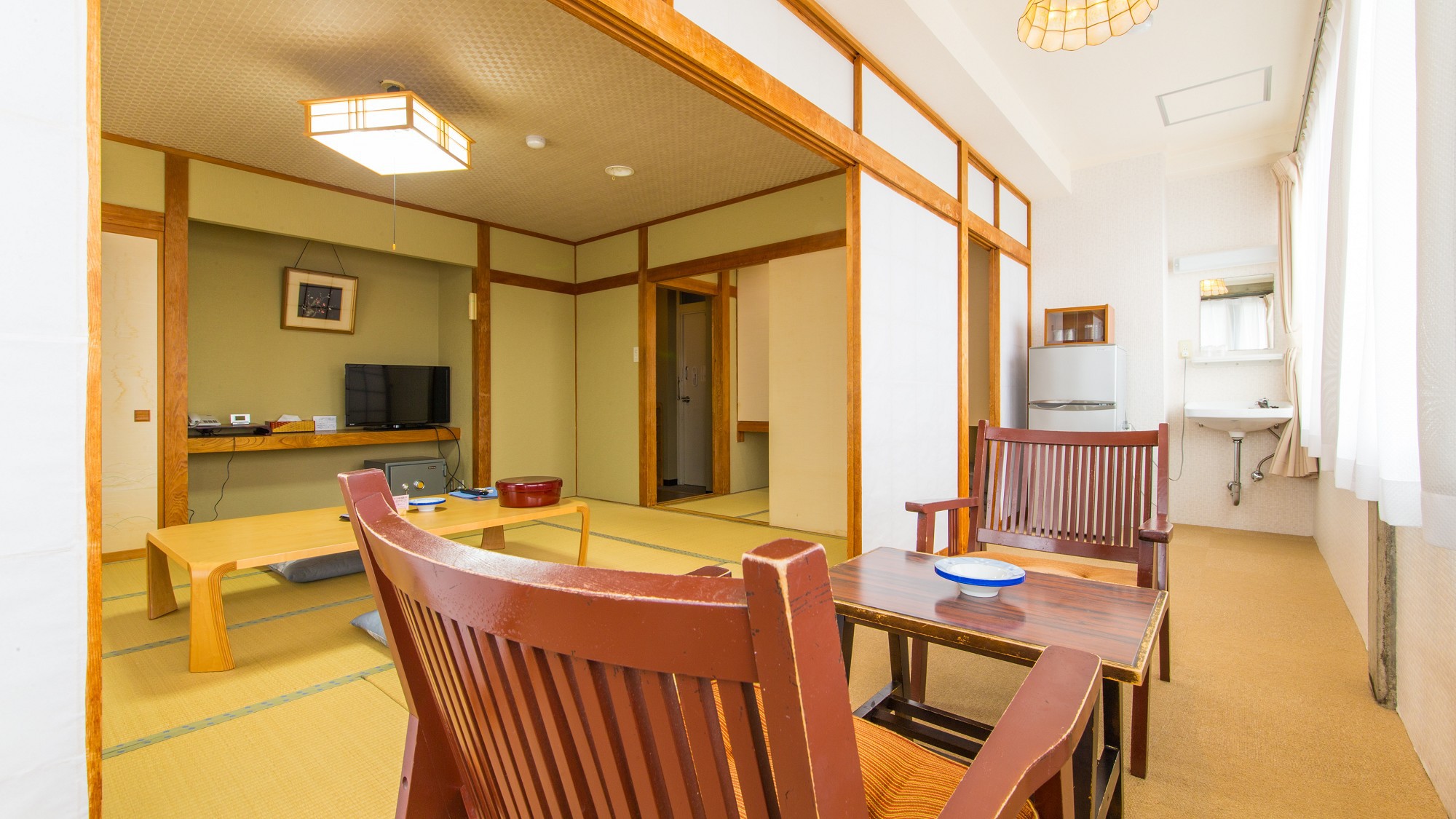 【和室10畳+広縁+踏込（2～5名様）】洗面台・トイレ付