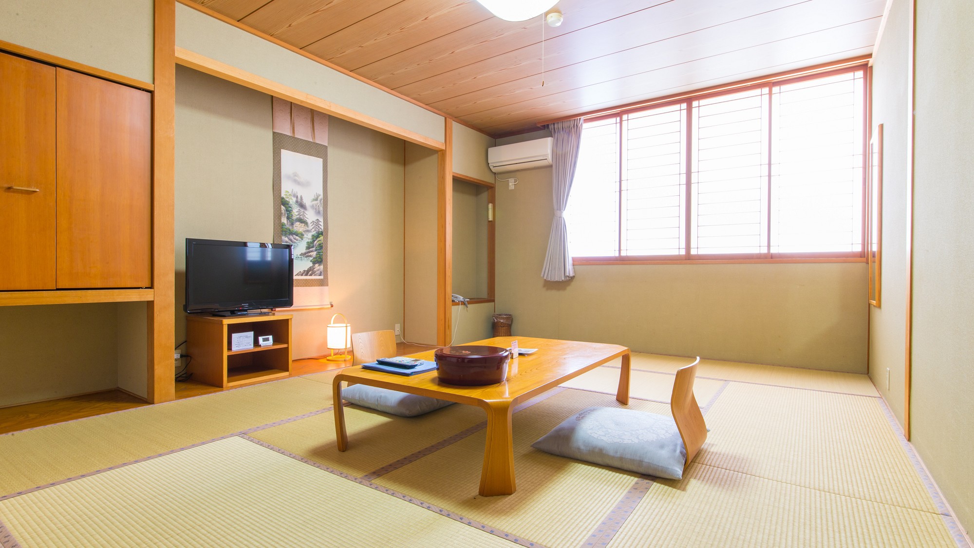 【新館和室　12畳】洗面所・広いトイレ付