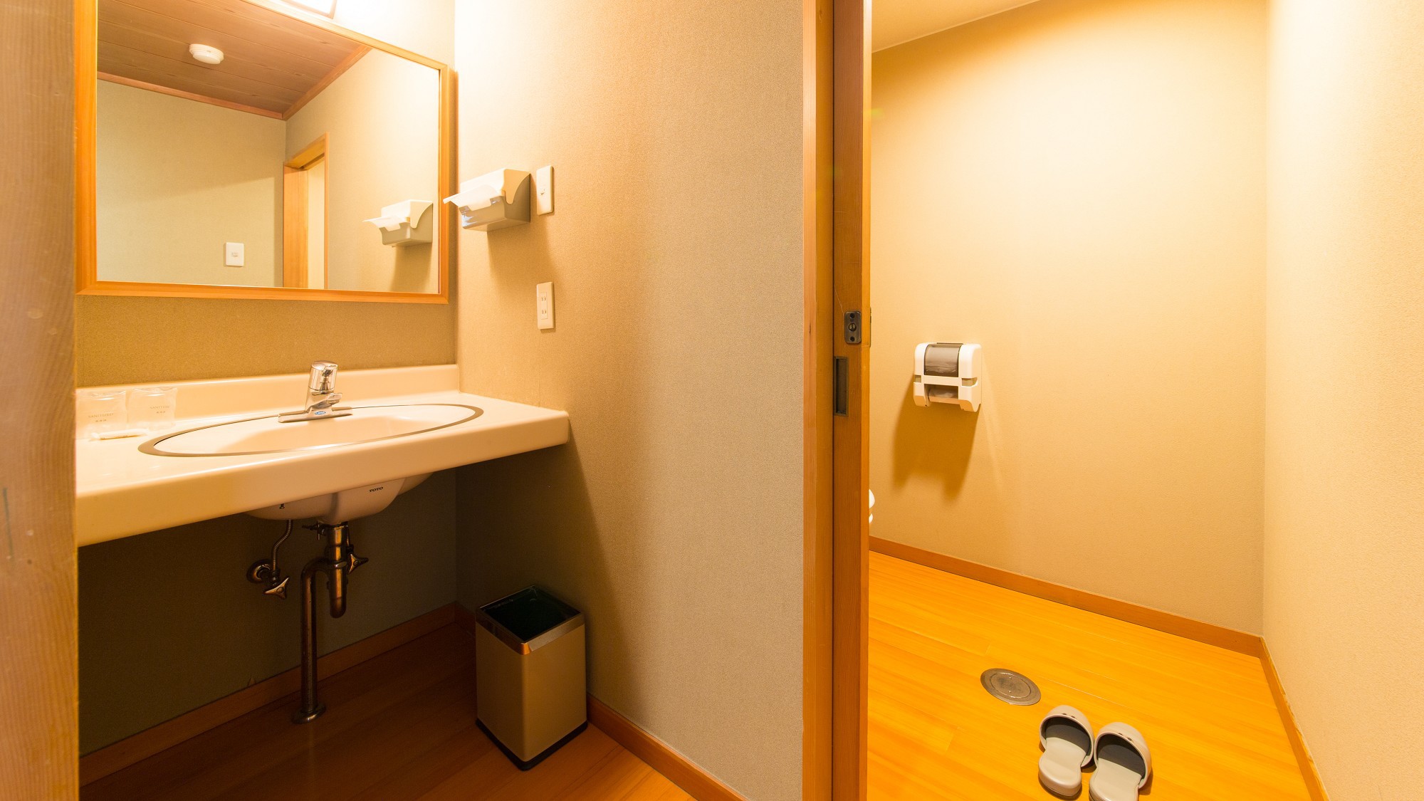 【和室12畳（2～6名様）】洗面所・トイレ付