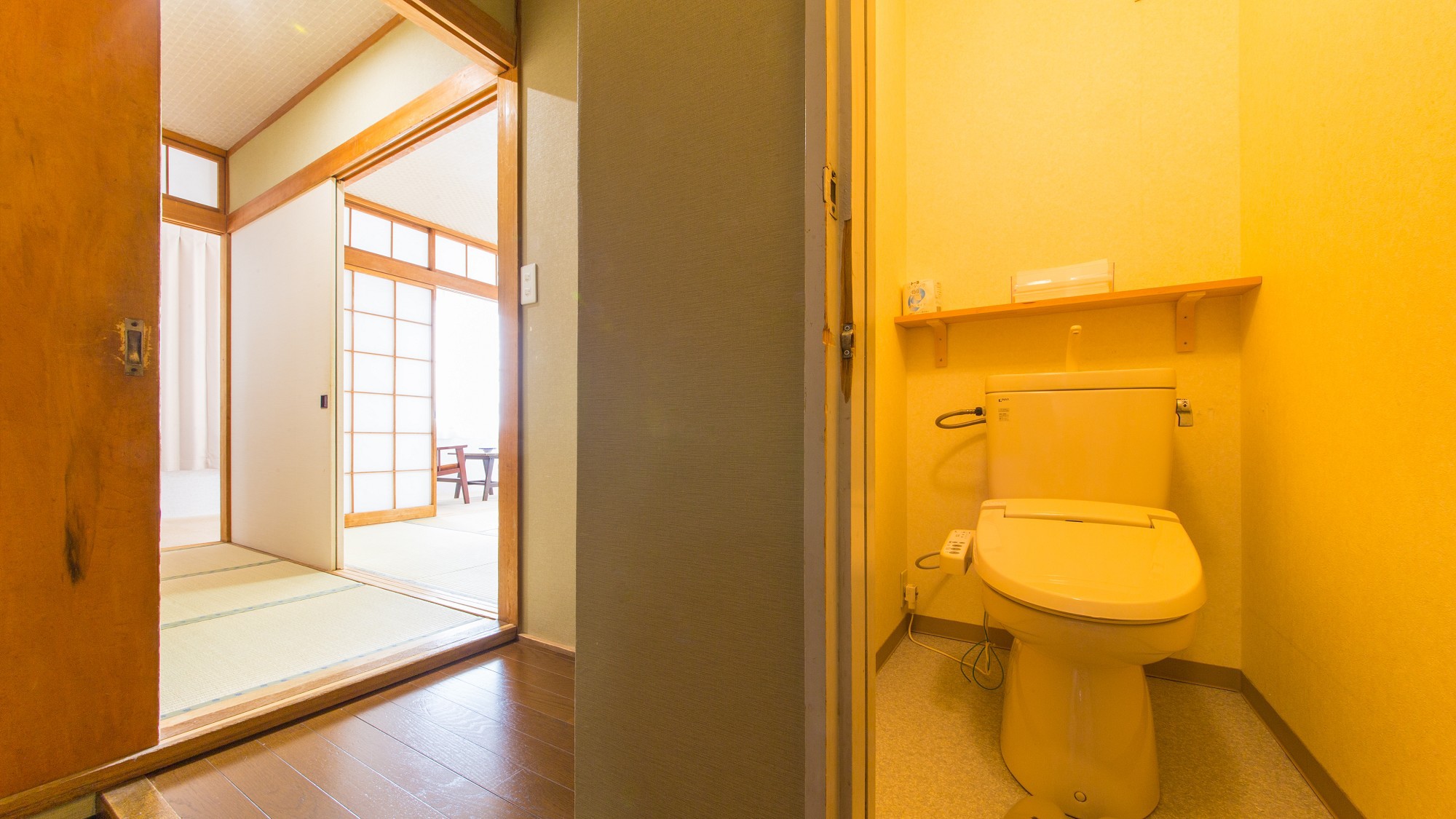 【和室10畳+広縁+踏込（2～5名様）】洗面台・トイレ付