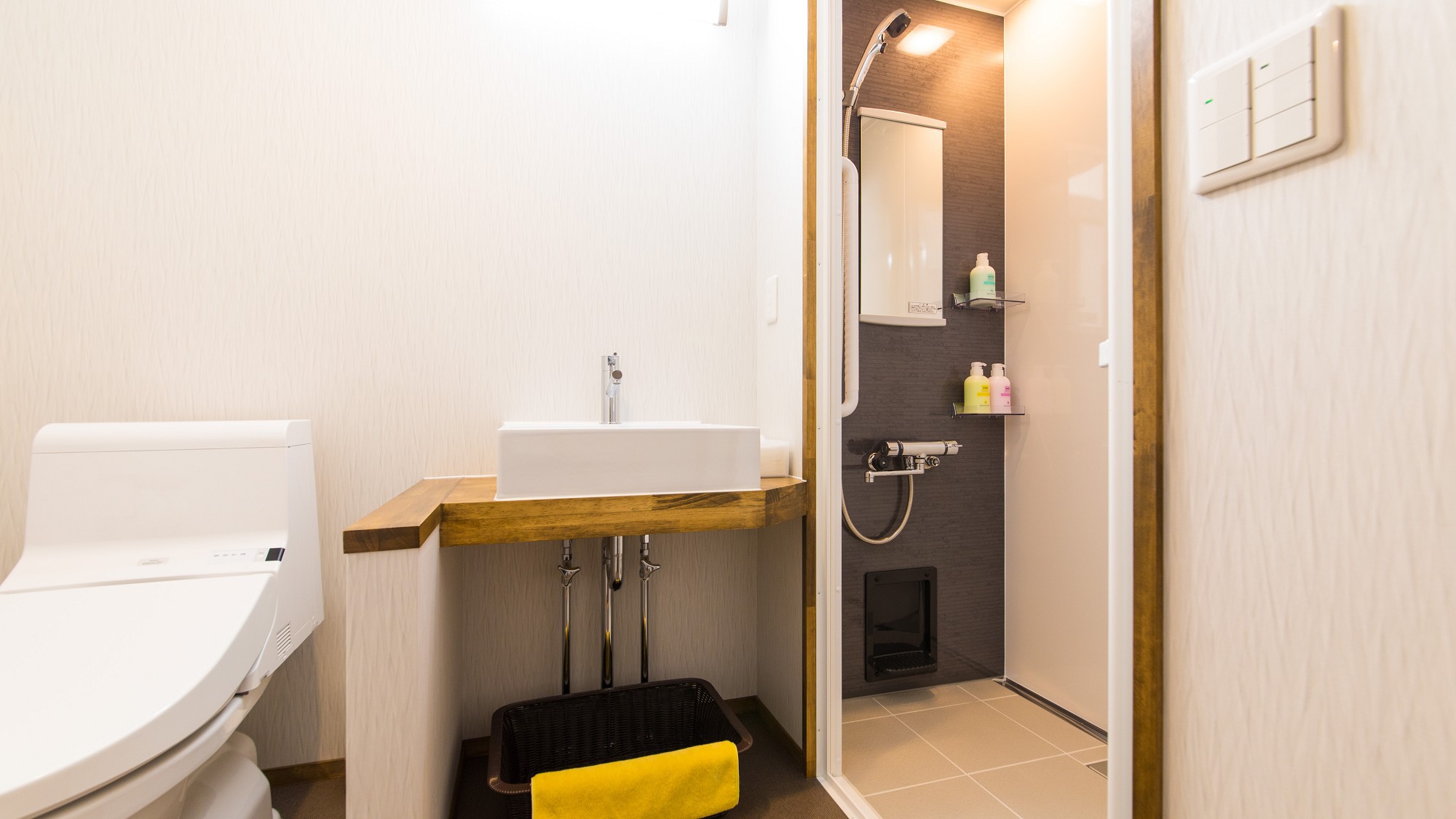 【モダン和洋室 32平米】シャワー・トイレ付