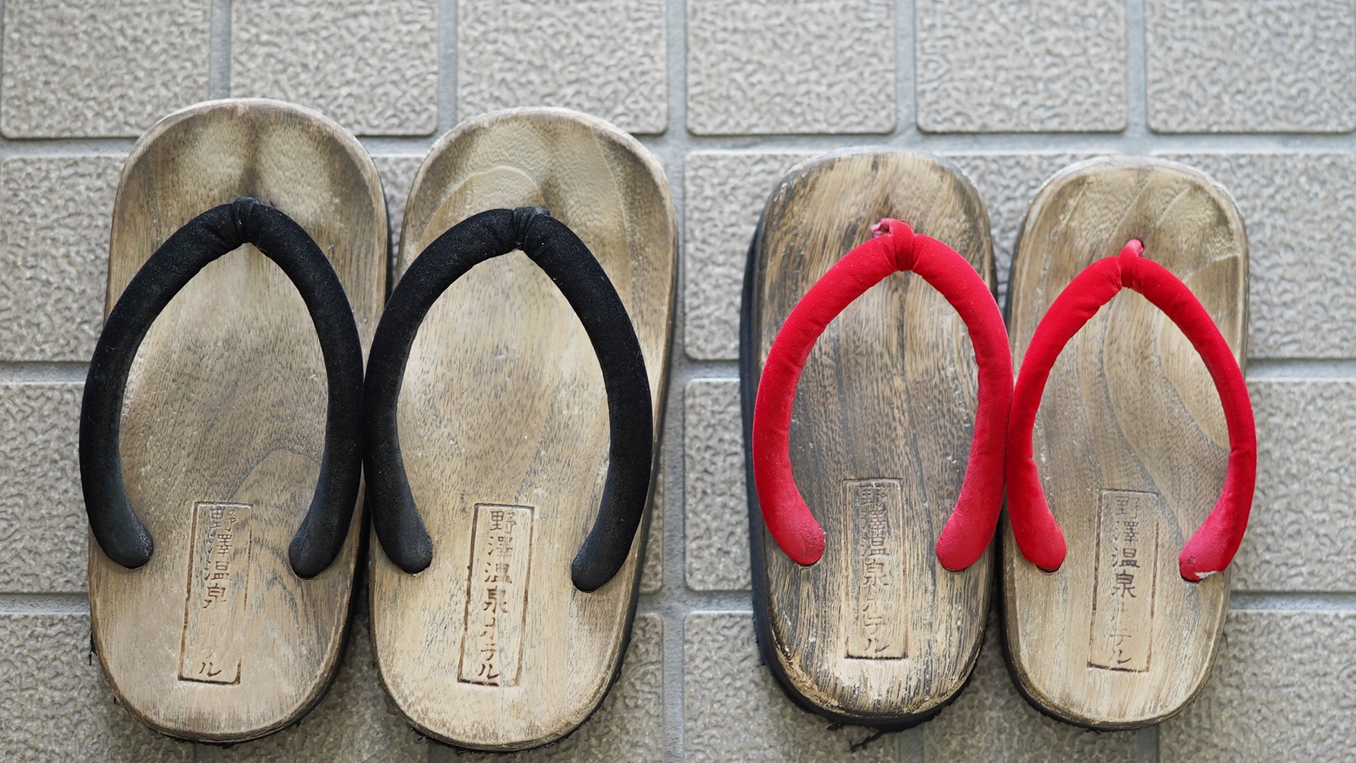 【エントランス】浴衣に合わせてお使いください。