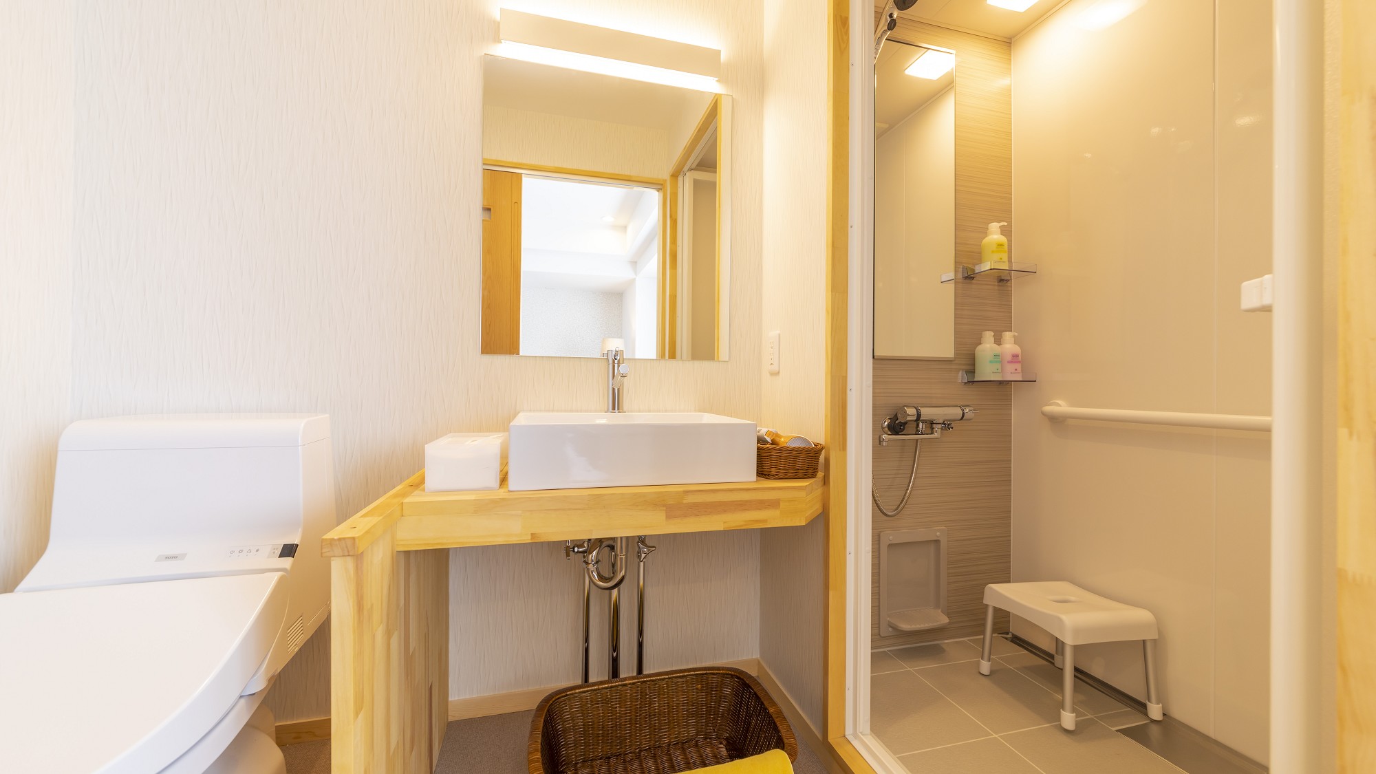 【スーペリアツイン23平米】シャワー・トイレ付