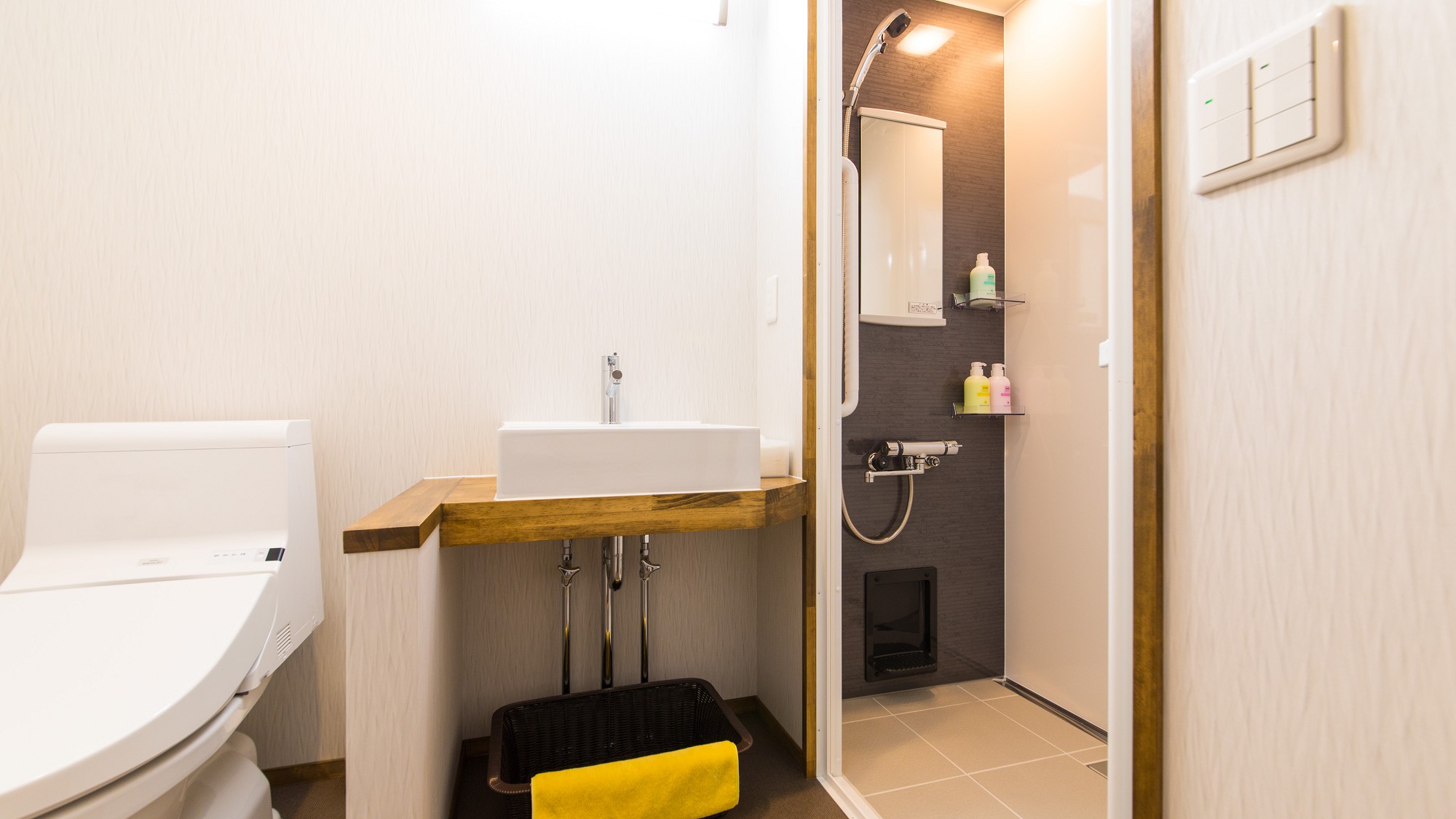 【モダン和洋室 32平米】シャワー・トイレ付