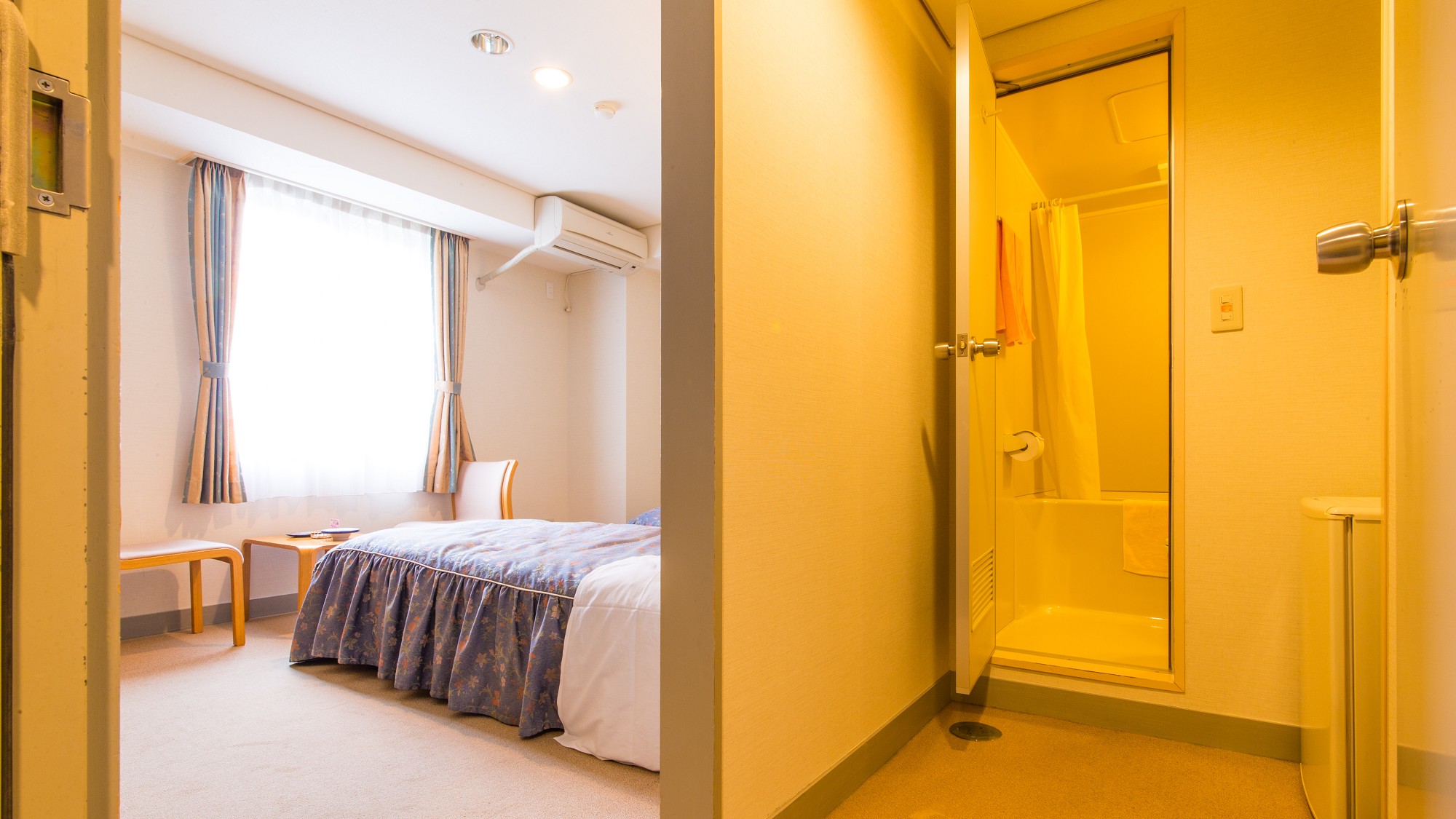 【スタンダードツイン18平米】バス・トイレ付