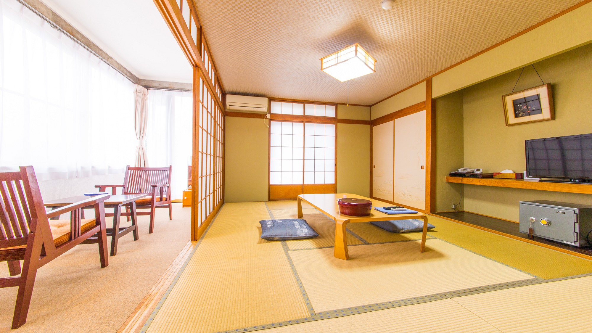 【和室10畳+広縁+踏込（2～5名様）】洗面台・トイレ付