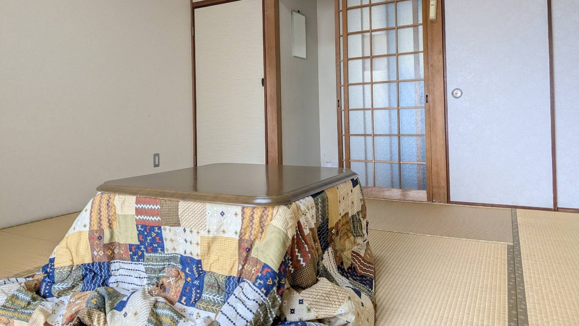 ・【和室】畳に布団を敷いてご家族でお寛ぎいただけます。ベッドより布団派の方におすすめです