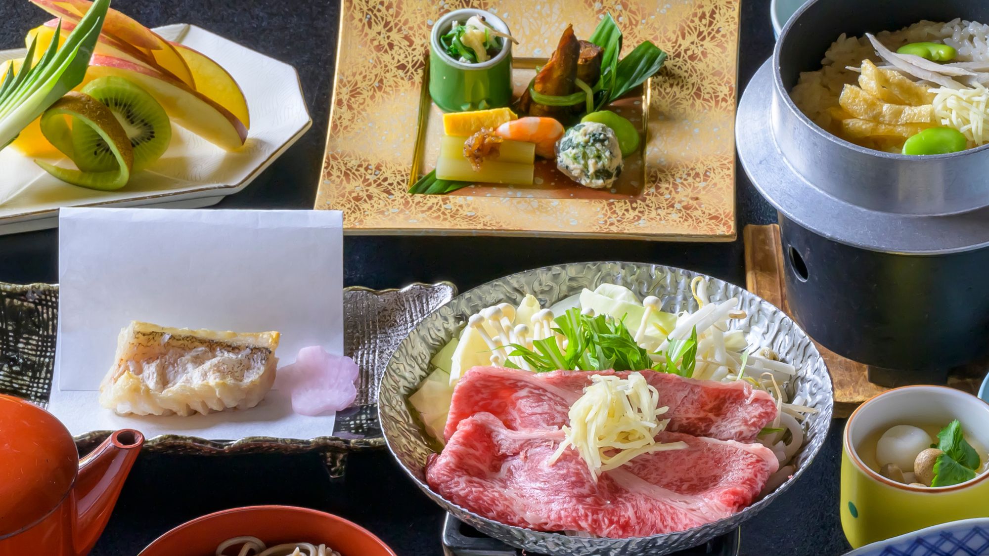 ＜えにし＞鍋で温まる、冬のえにし会席をどうぞご堪能ください。