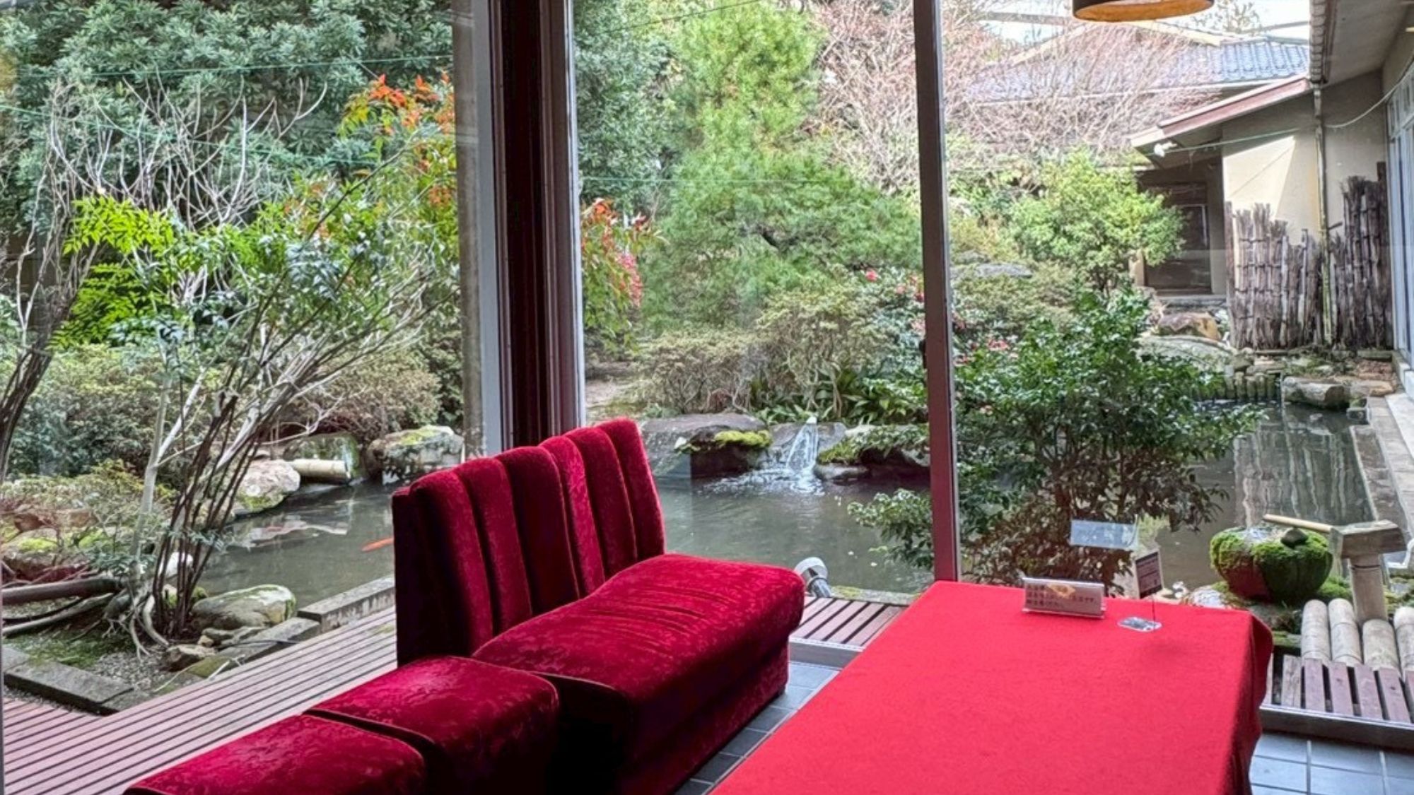 【ロビーラウンジ】