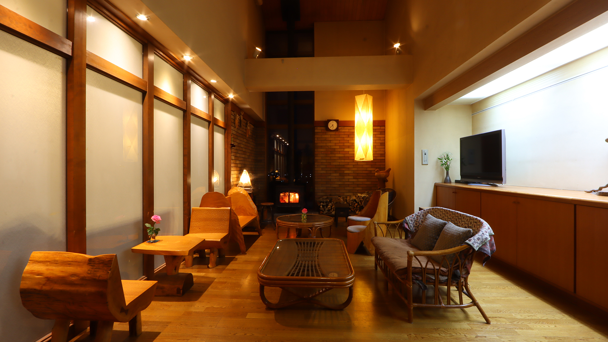 【館内】ラウンジ