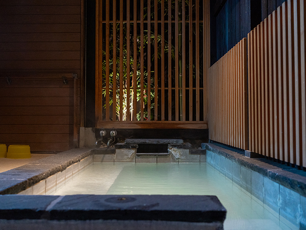 【1泊2食付】豚しゃぶスタンダードプラン◆湧出量日本一！草津にも並ぶ強酸性薬湯を、源泉かけ流しで満喫