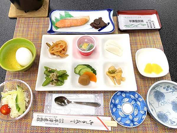 【1泊朝食】遅めのチェックインＯＫ！会津産お米の朝ごはんプラン★名湯草津と並ぶ源泉かけ流しの薬湯温泉