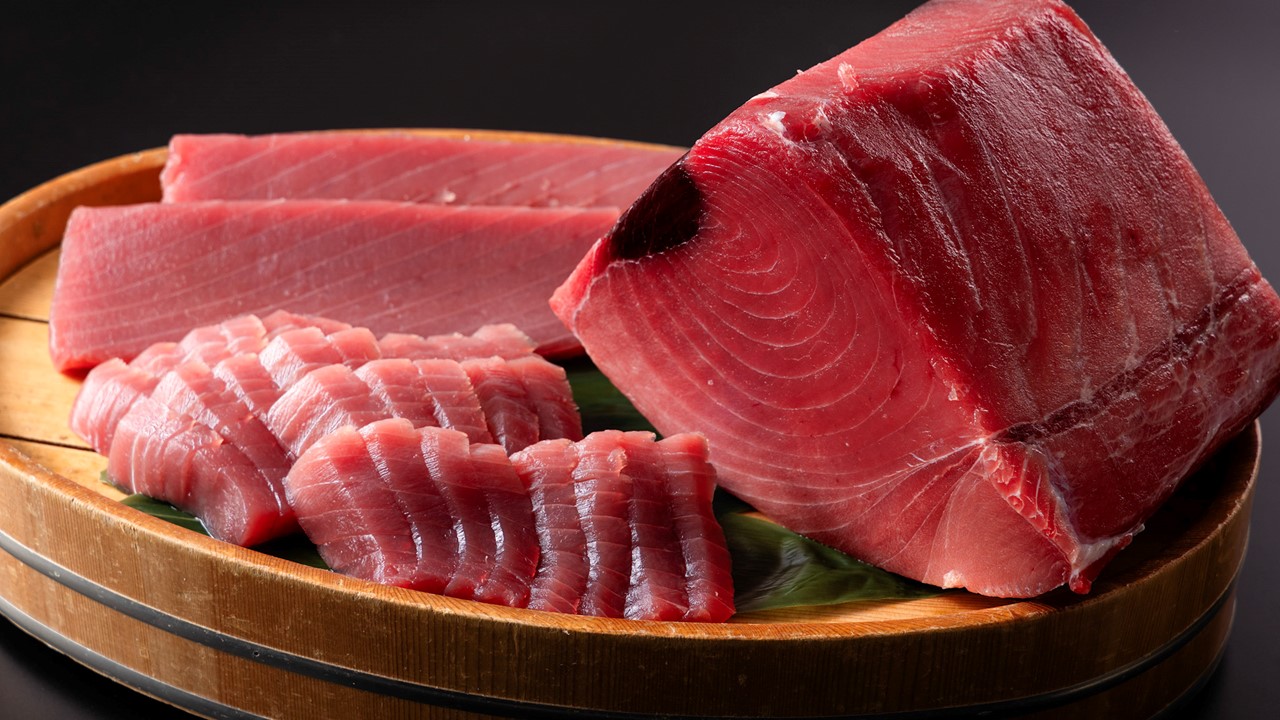 【朝食ビュッフェ】日本屈指のマグロ漁港「三崎港」でとれた新鮮なマグロをご用意。