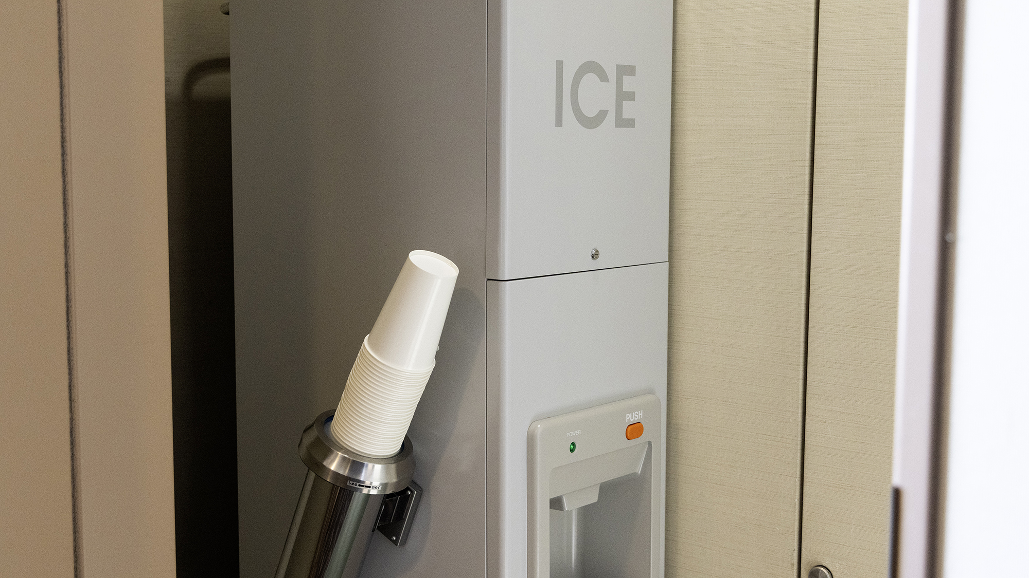 【館内設備：製氷機】館内13階・16階・22階にご用意しております。