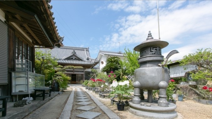 【禅-Zen】黄檗宗国清寺で煎茶師範の住職が入れる煎茶付き坐禅体験60分×南画鑑賞プラン＜2食付＞