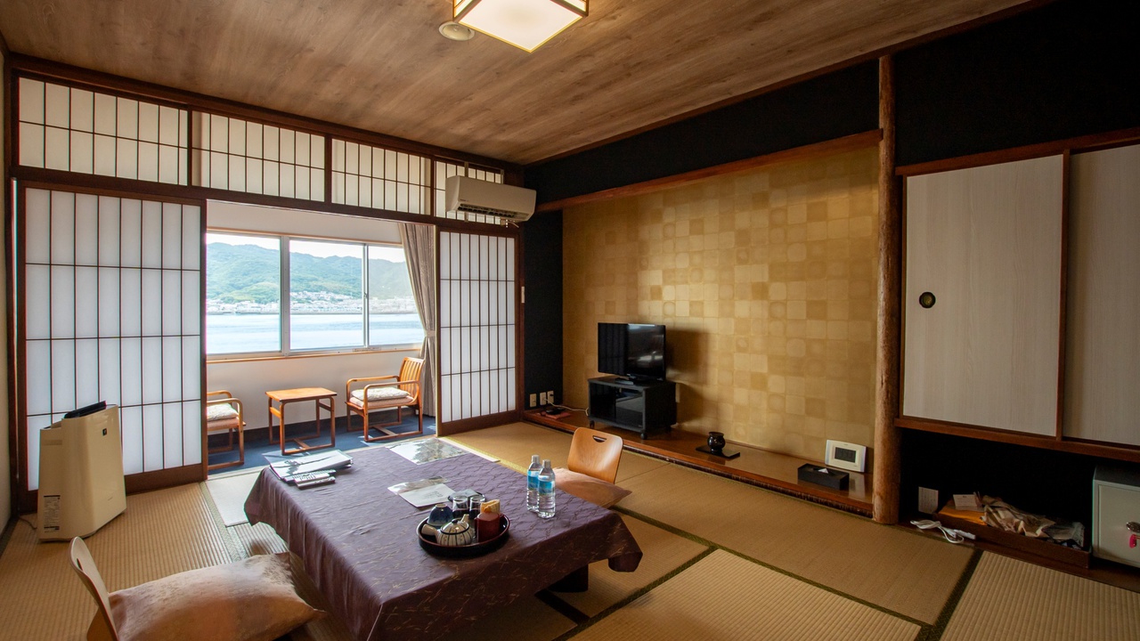 *【部屋】純和風タイプのトイレ付の和室10畳のお部屋です。