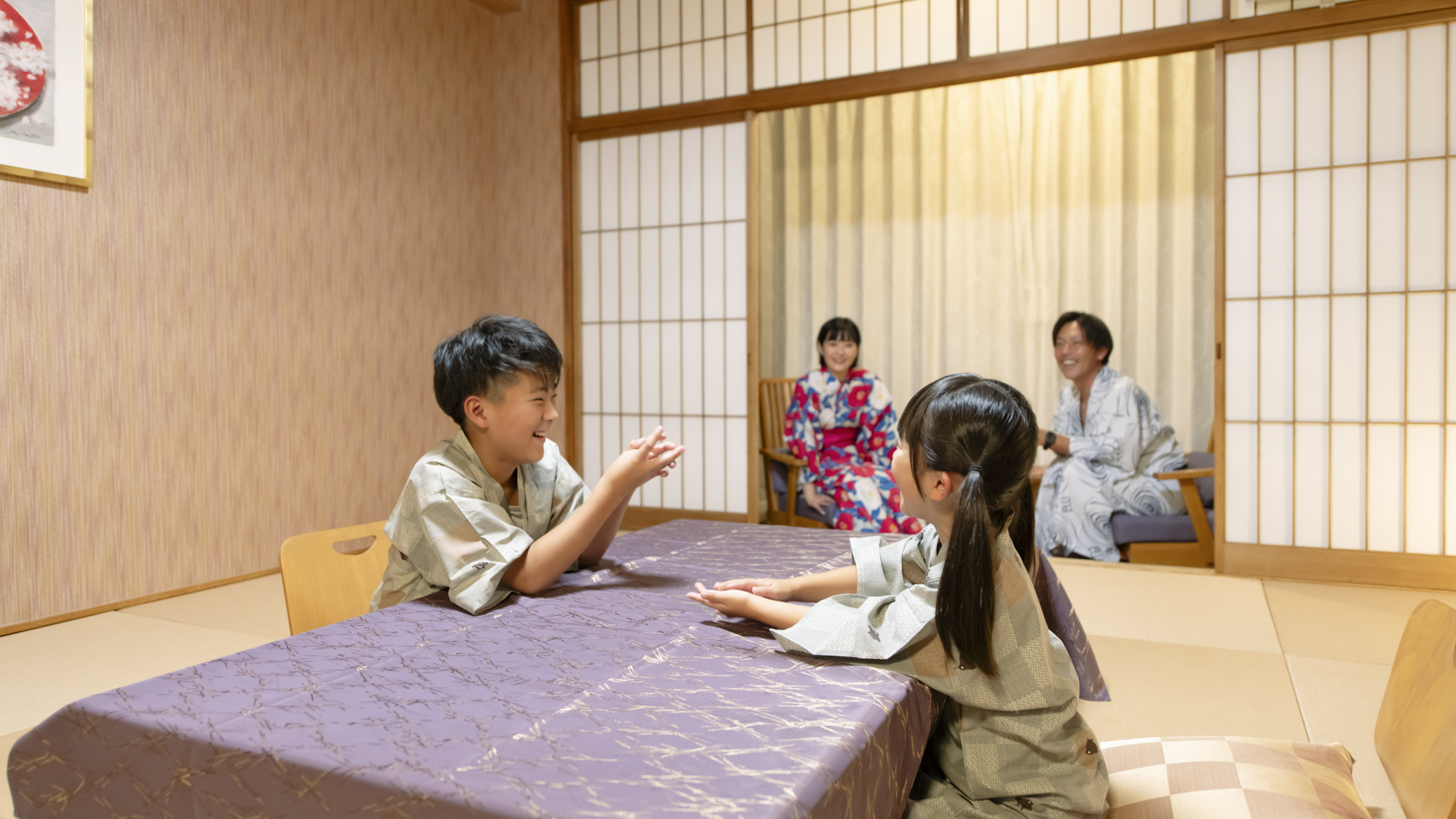 *【過ごし方】お部屋では思い思いの過ごし方を