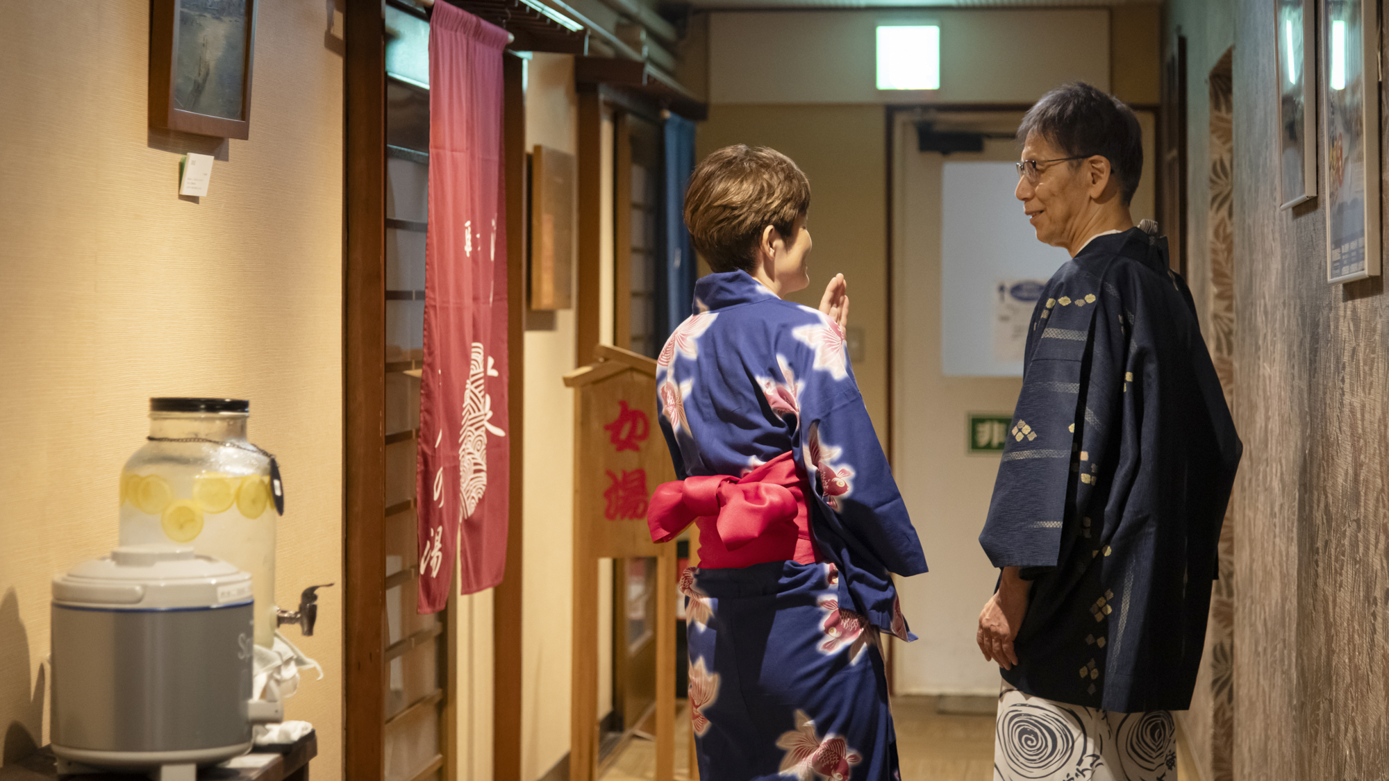 *【過ごし方】エレベーターを降りてすぐの1階に大浴場がございます