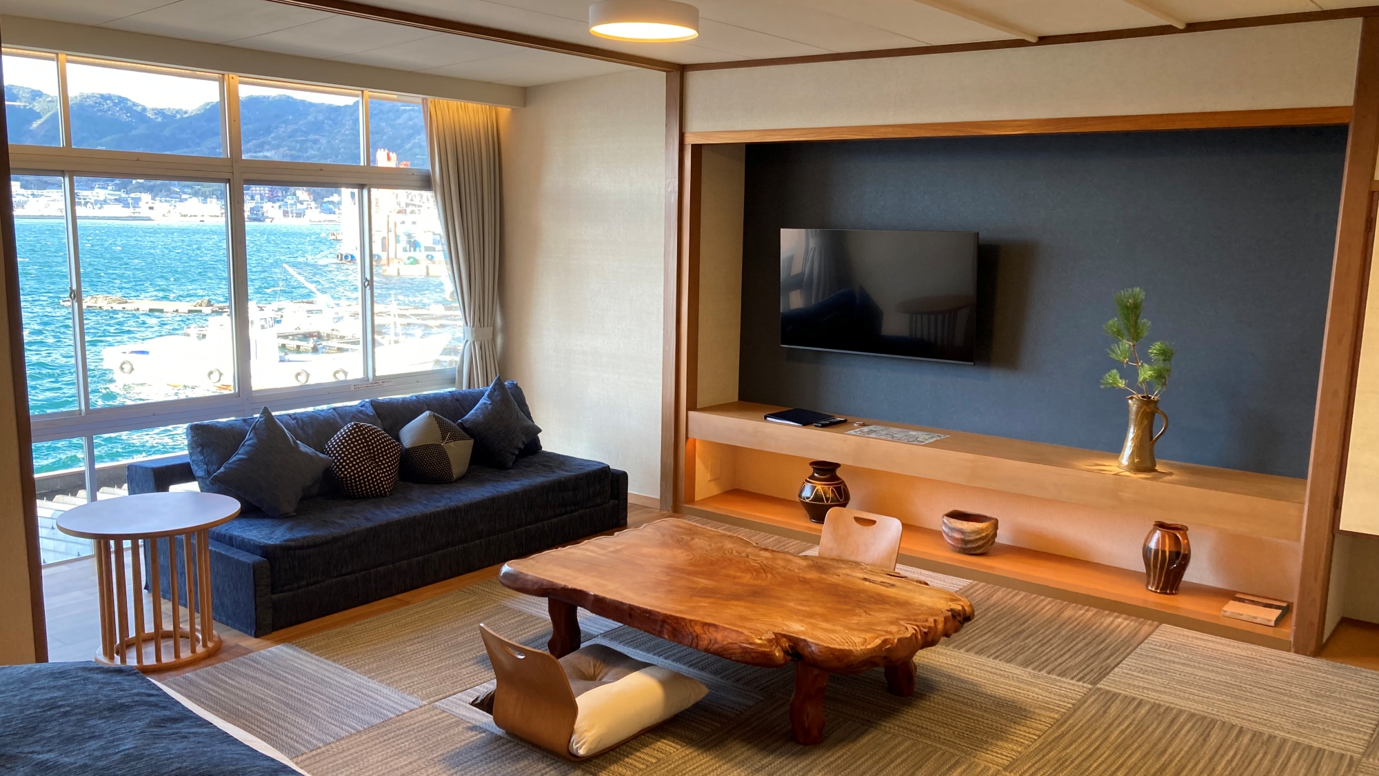 *【部屋】展望風呂付特別和洋室（ソファ・テーブル）