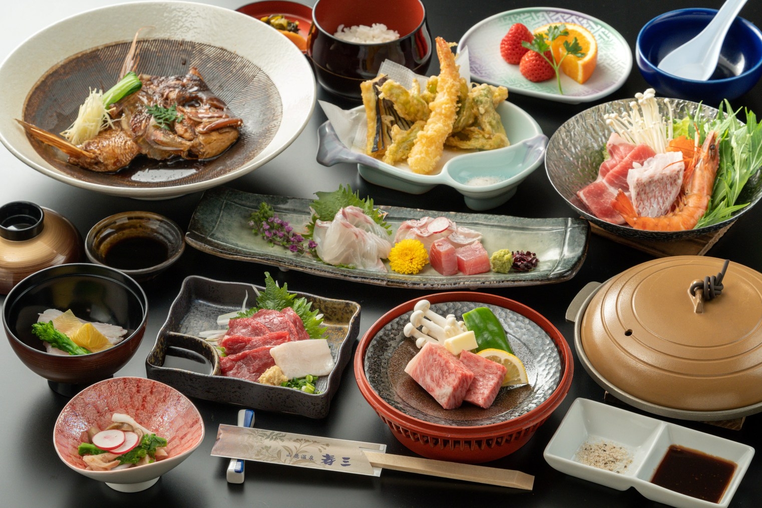 『くまもと味覚』(●゜∀゜●)━★ 特産鮮馬刺・黒毛和牛鉄板焼き・絶品ダシの寄鍋・名物真鯛あらだき♪