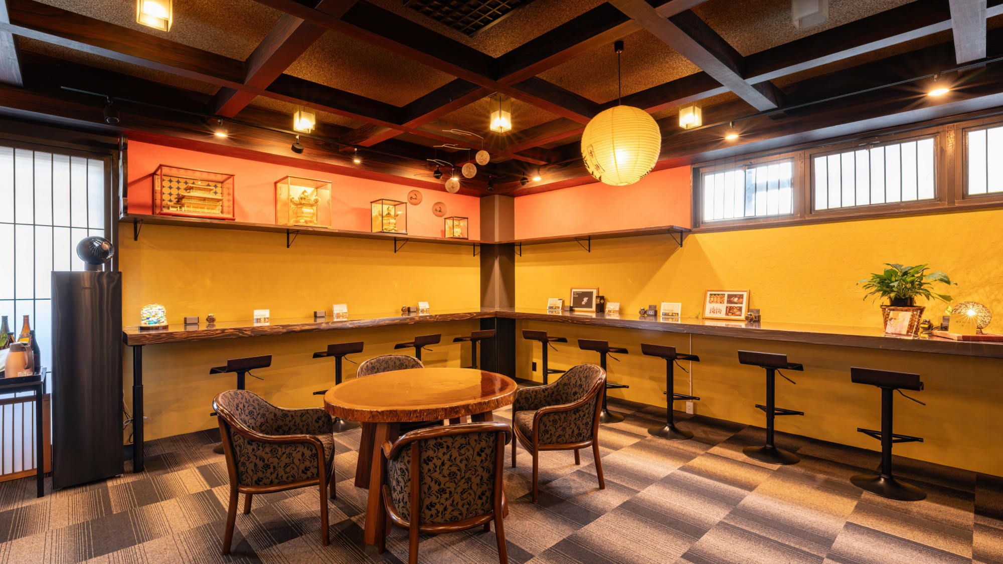 ラウンジ・ワーケンションスペース＜１階：フロント横＞