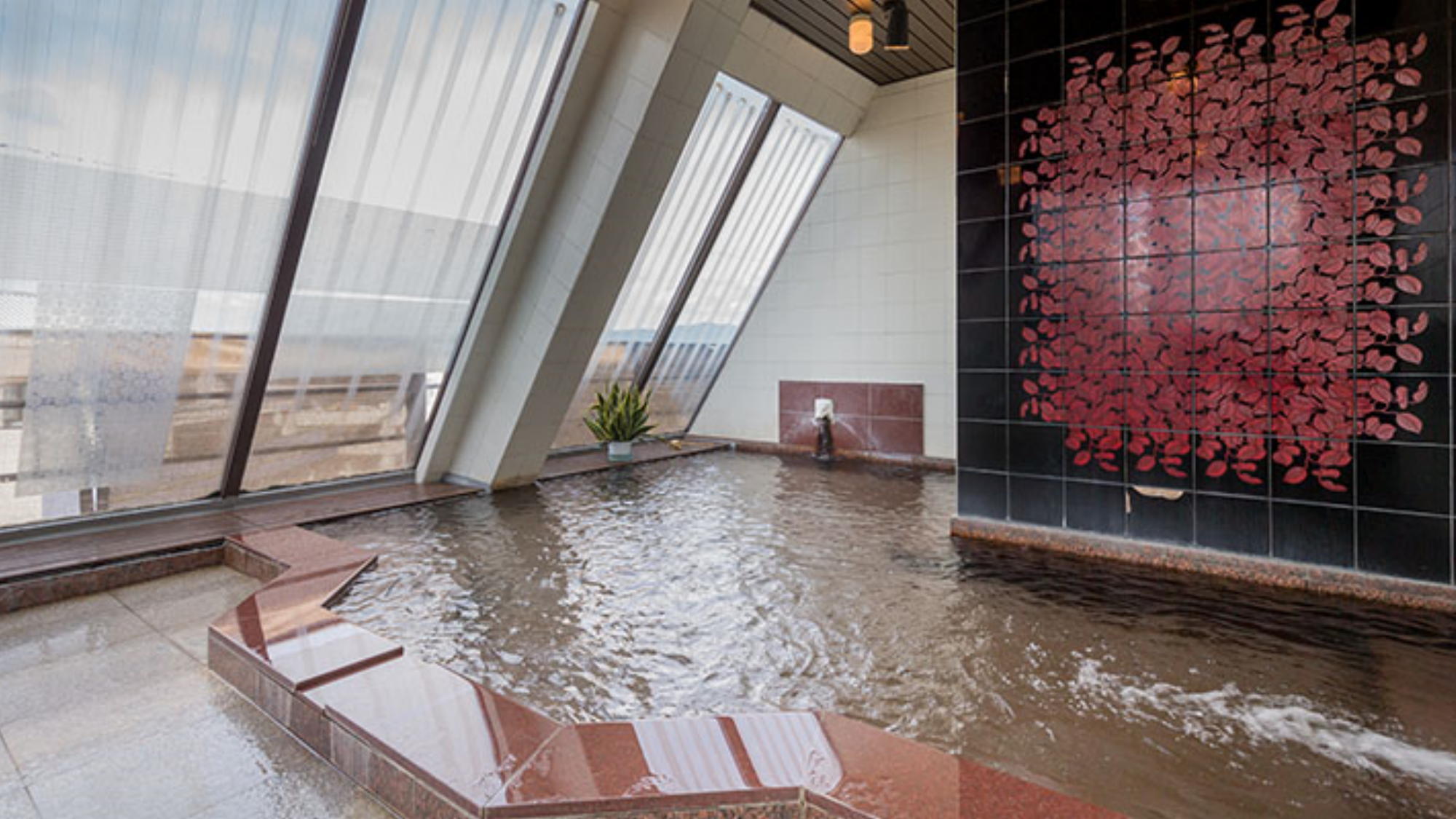 展望大浴場│源泉かけ流しの極上温泉　PH9.5のアルカリ泉　とろっとろの美肌の湯