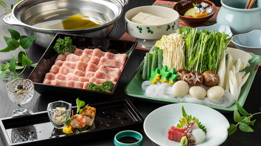 ・【丹波豚しゃぶ】甘い脂と柔らかい肉質の京丹波町産の豚肉。しゃぶしゃぶでお召し上がりください