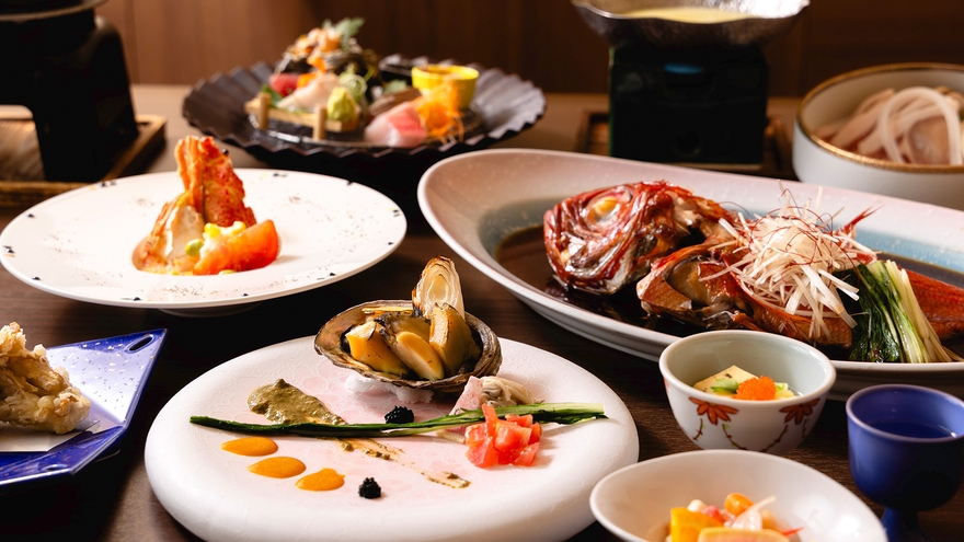 【美食会席-海の饗宴-】 三大食材＜伊勢海老・金目鯛・鮑＞を味わう。伊豆の恵みを堪能する上質会席