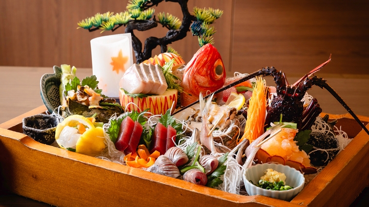 【特選会席-湯苑Yuen-】五つの味覚を贅沢に。目利きから仕立てまで、料理長が手がける最上級の一席
