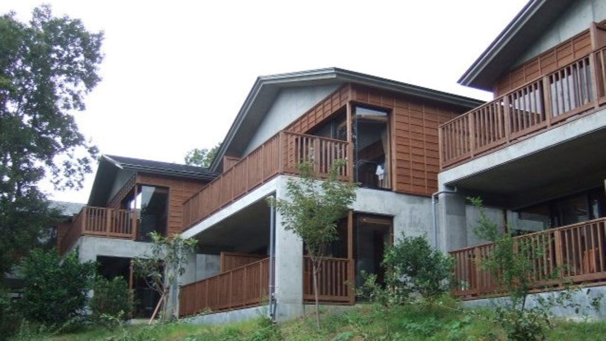 【別邸 山の音】外観 解放感あるテラスが自慢です。