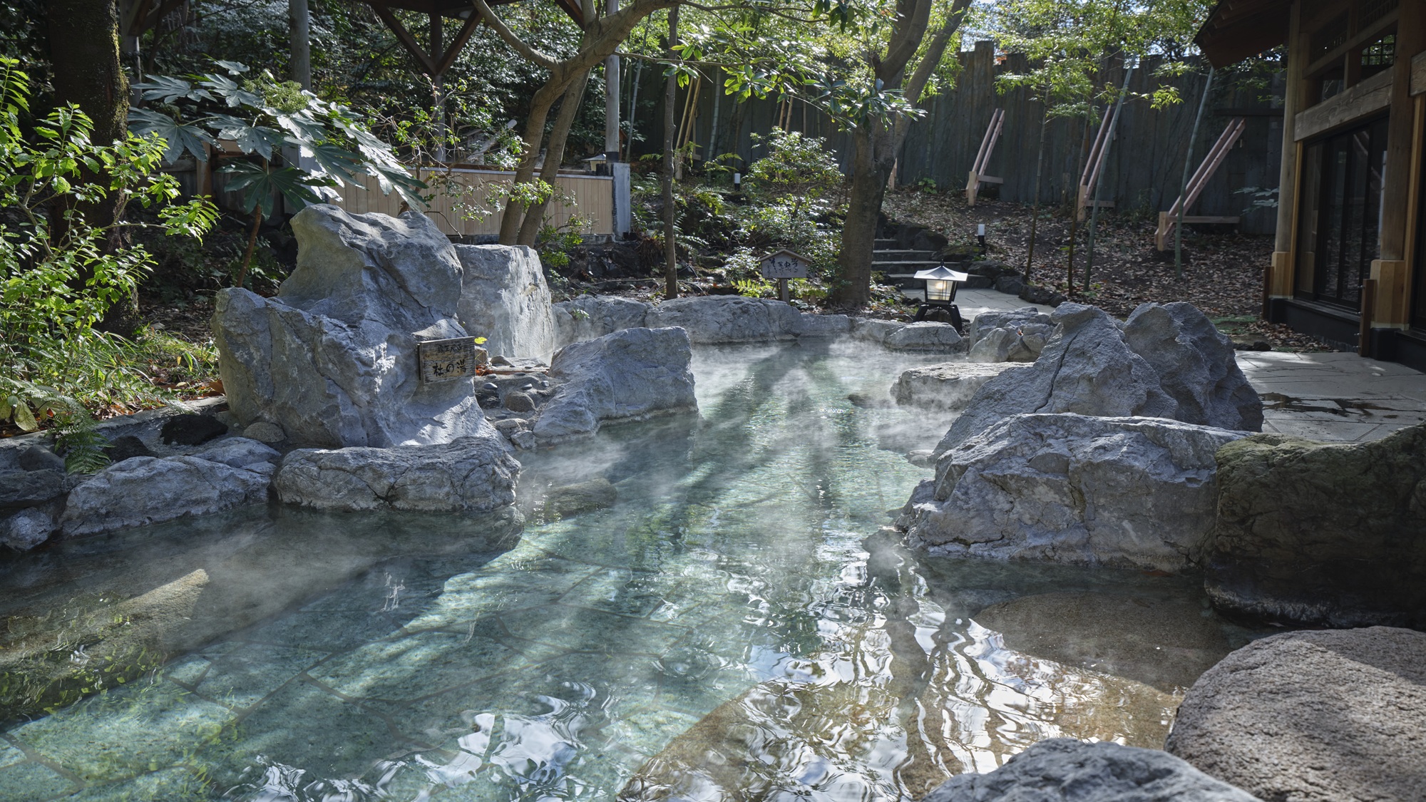 【大浴場：岩露天風呂】