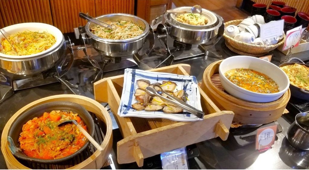 【お日にち限定】通常素泊りを贅沢に夕食付にグレードアップ！