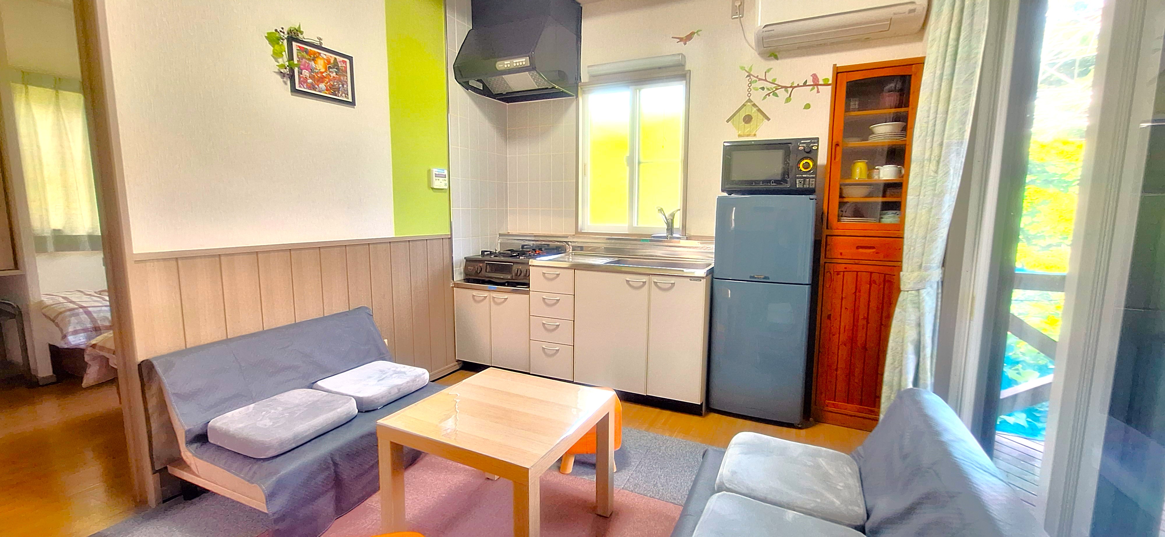 ファミリーフォース／寛げるソファーを完備