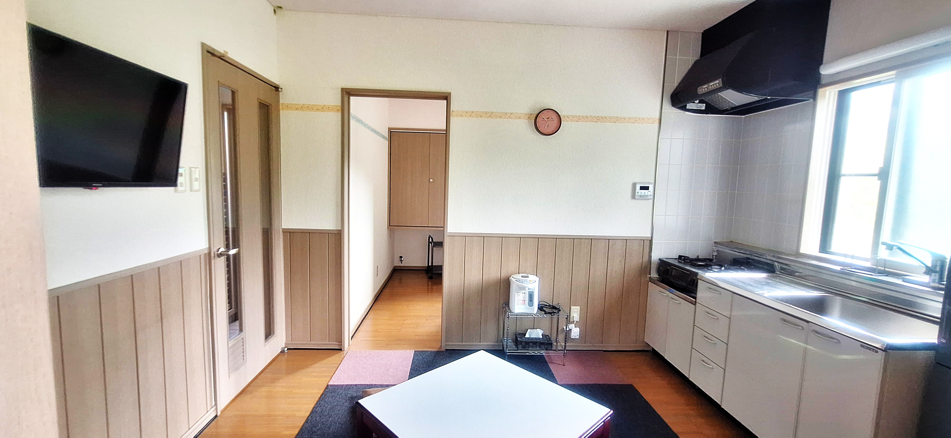 ダイニング／調理器具付キッチン完備