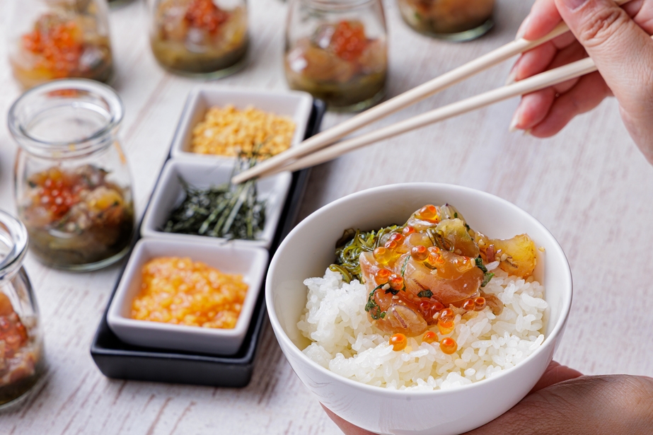 【3連泊以上限定】新大阪より2駅！江坂駅前！ミネラルウォーターペットボトル付き★（朝食付き）