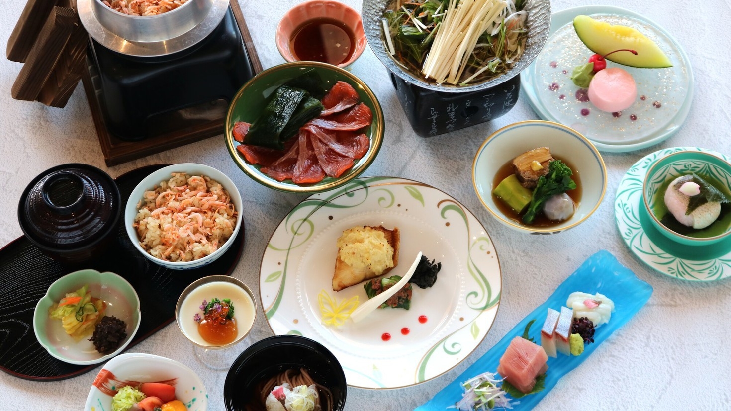 ＜季節の和食＞◇夕食は和食のコース料理で贅沢に◇遊び放題リゾートパスポート付き