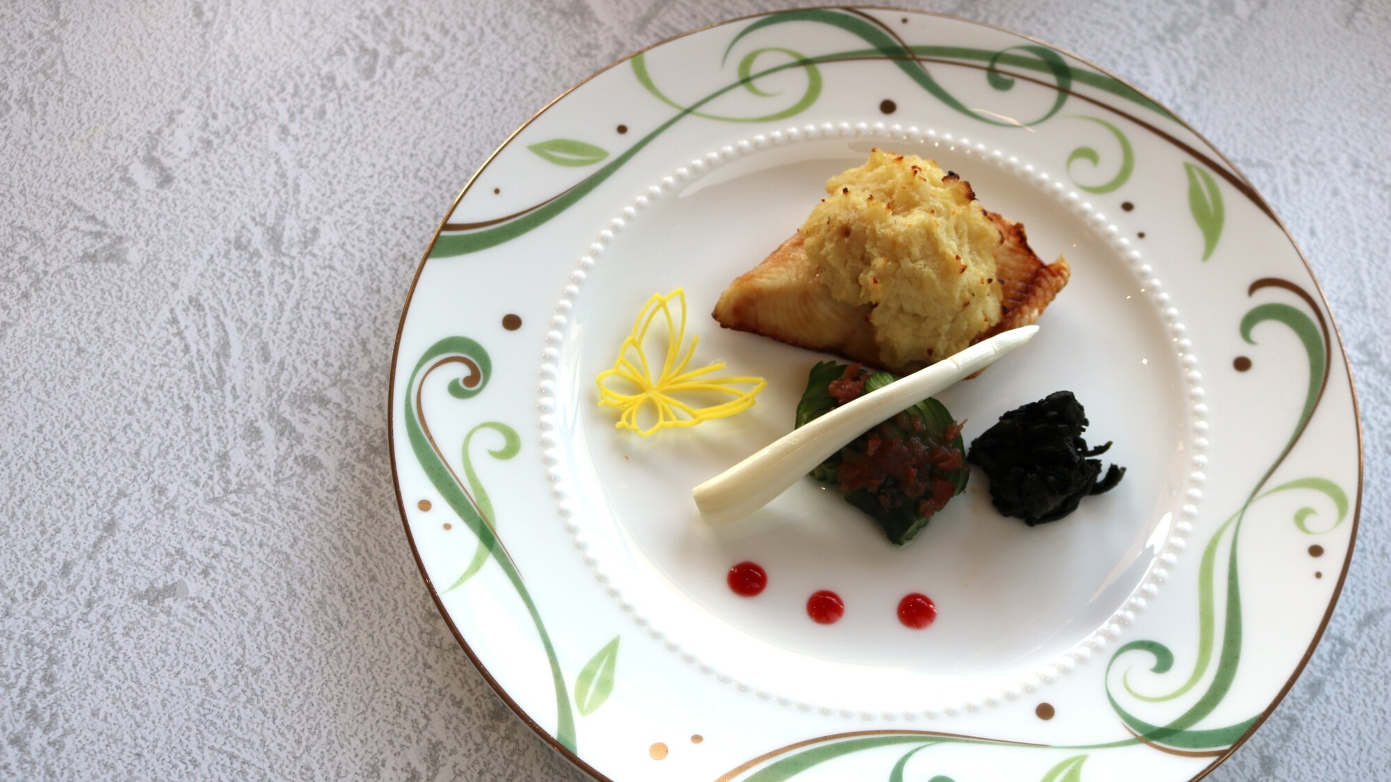 【和食コース】鱸の馬鈴薯焼き