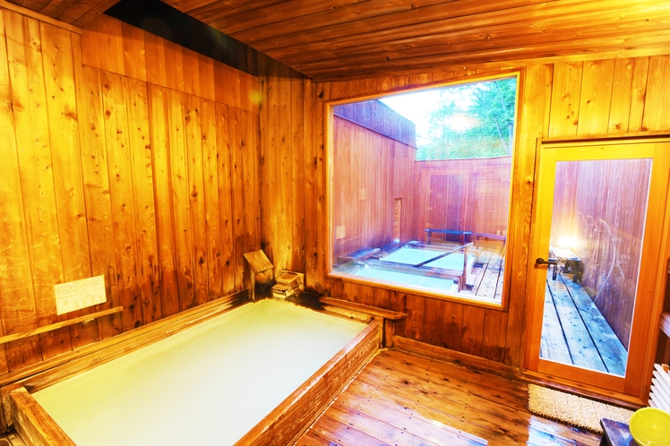 男子温泉内風呂　Men's onsen indoor bath　