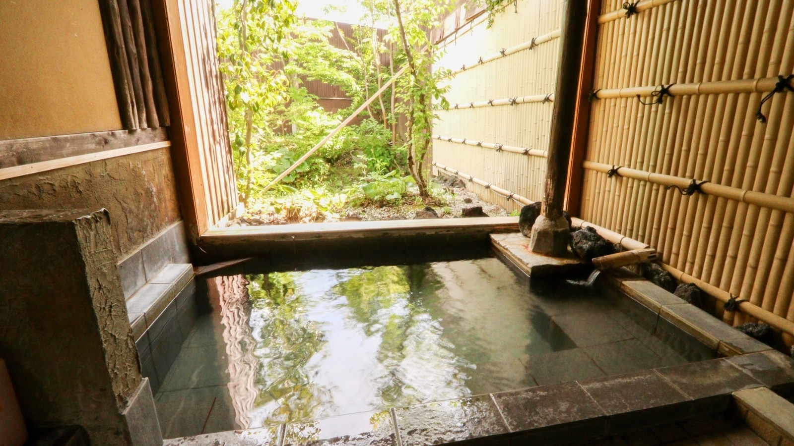 【露天風呂付き客室確約】専用の露天風呂で湯ったり満喫｜食飲放題バイキング＜2食付＞