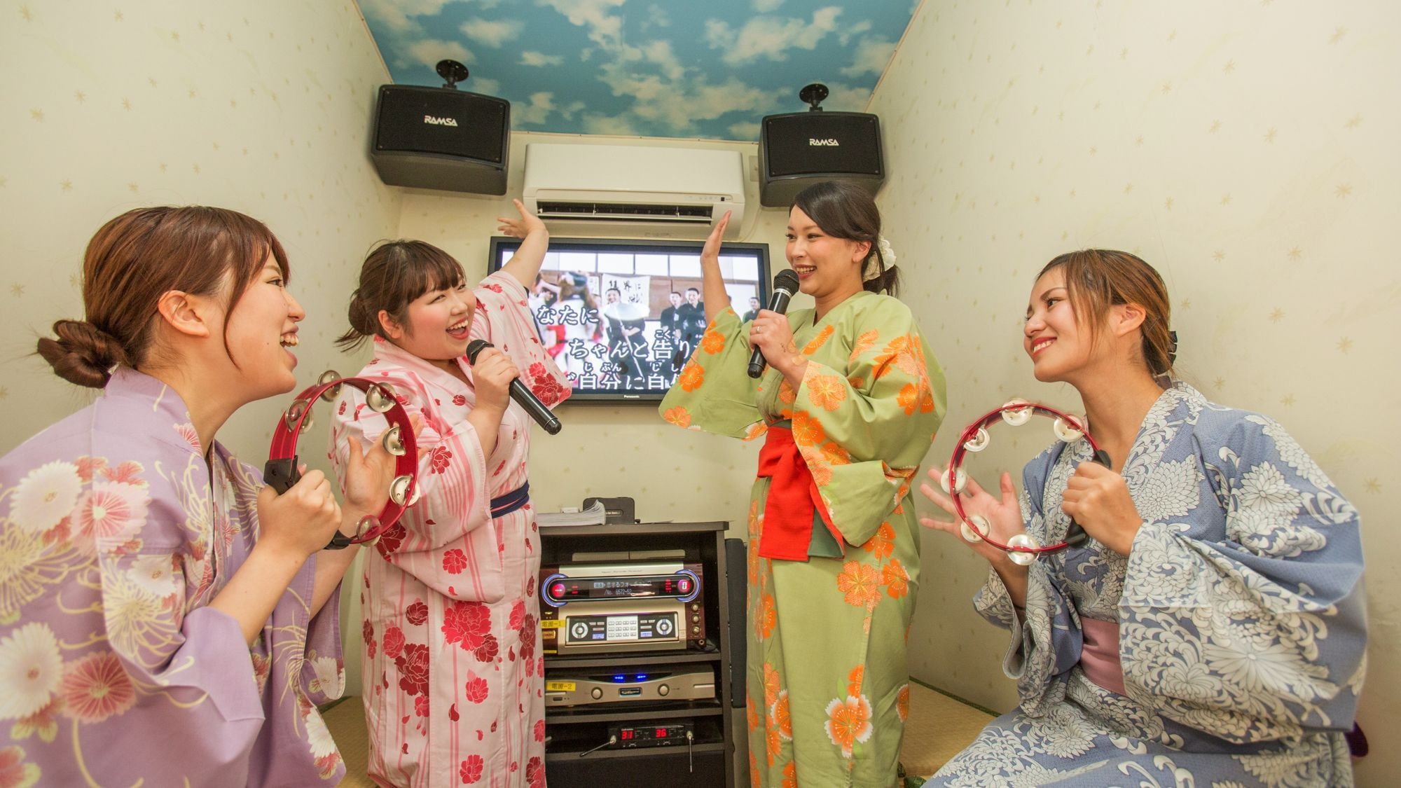 【1泊朝食】約30種の和洋朝食バイキング！到着24時OK｜家族やグループみんなで朝から元気にご出発♪