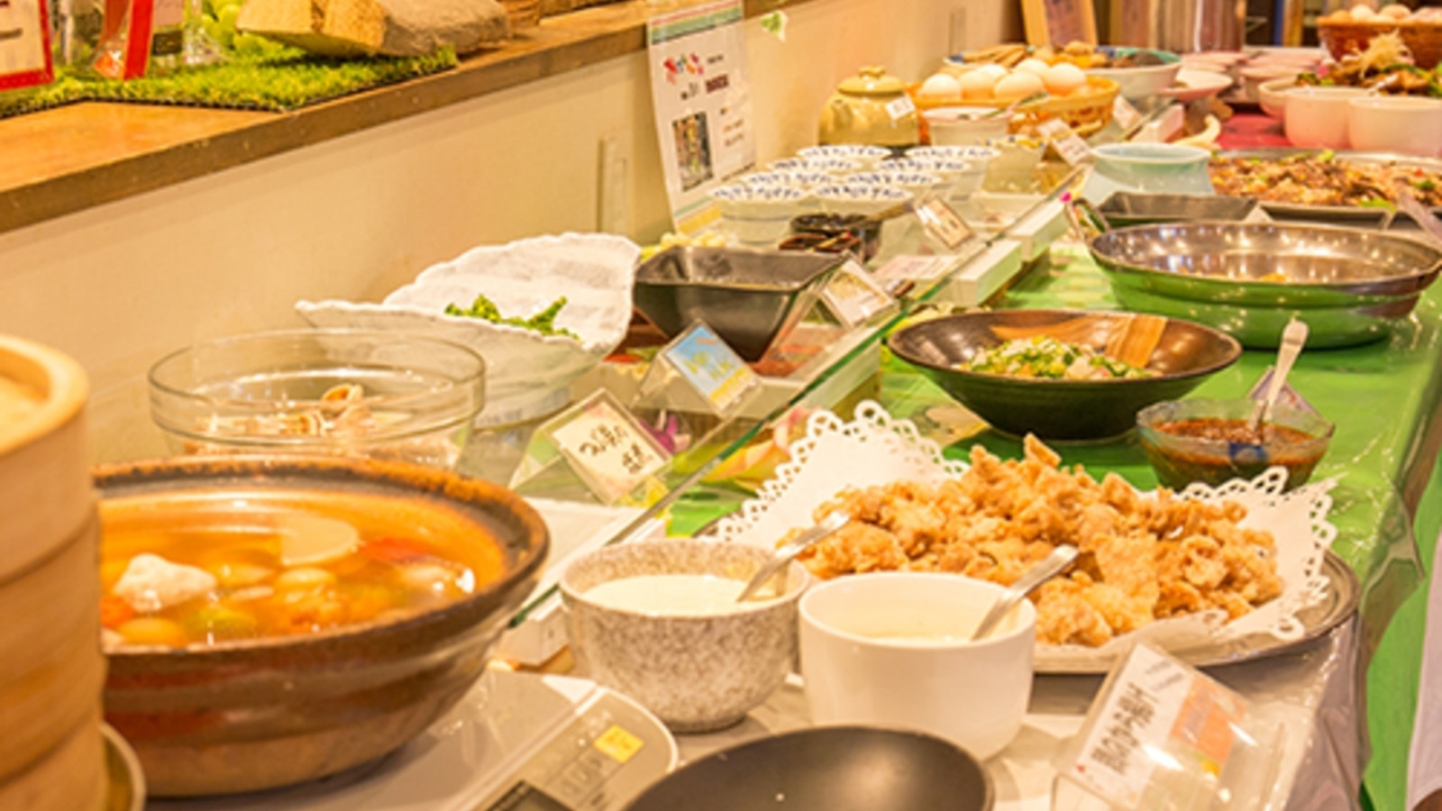 【夕食バイキング】季節で変わる一品料理も充実！