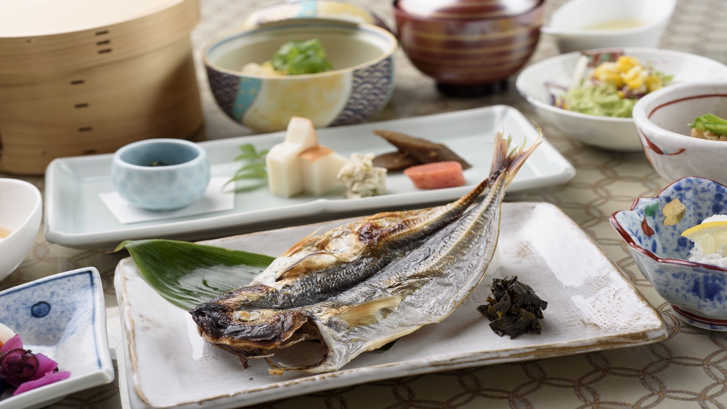 【1日1室限定】旅館の朝ごはんに舌鼓〜時間にしばられない温泉を堪能する大人の湯旅