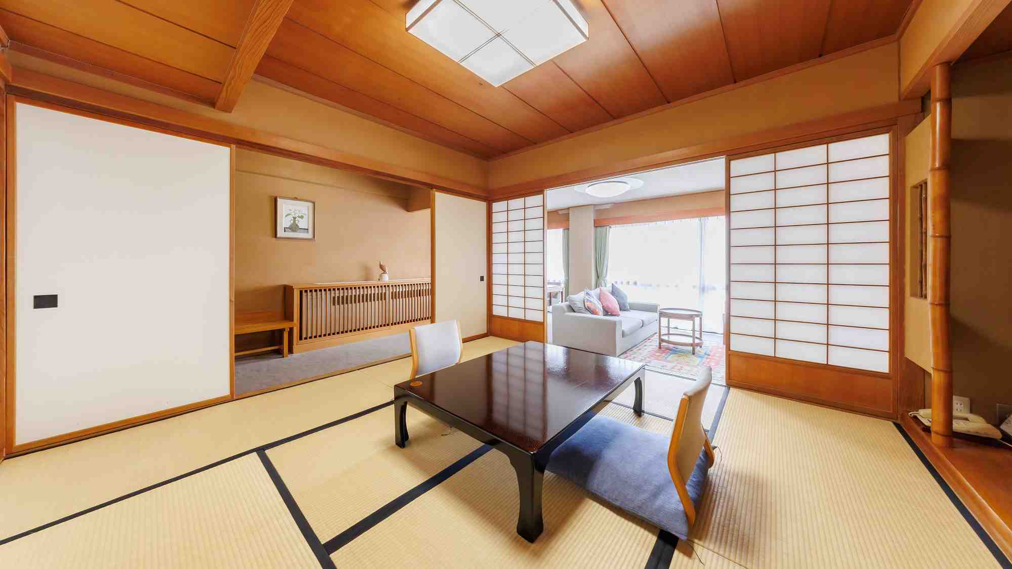 8畳＋リビング付｜8畳の和室にリビングルームを備えたお部屋です