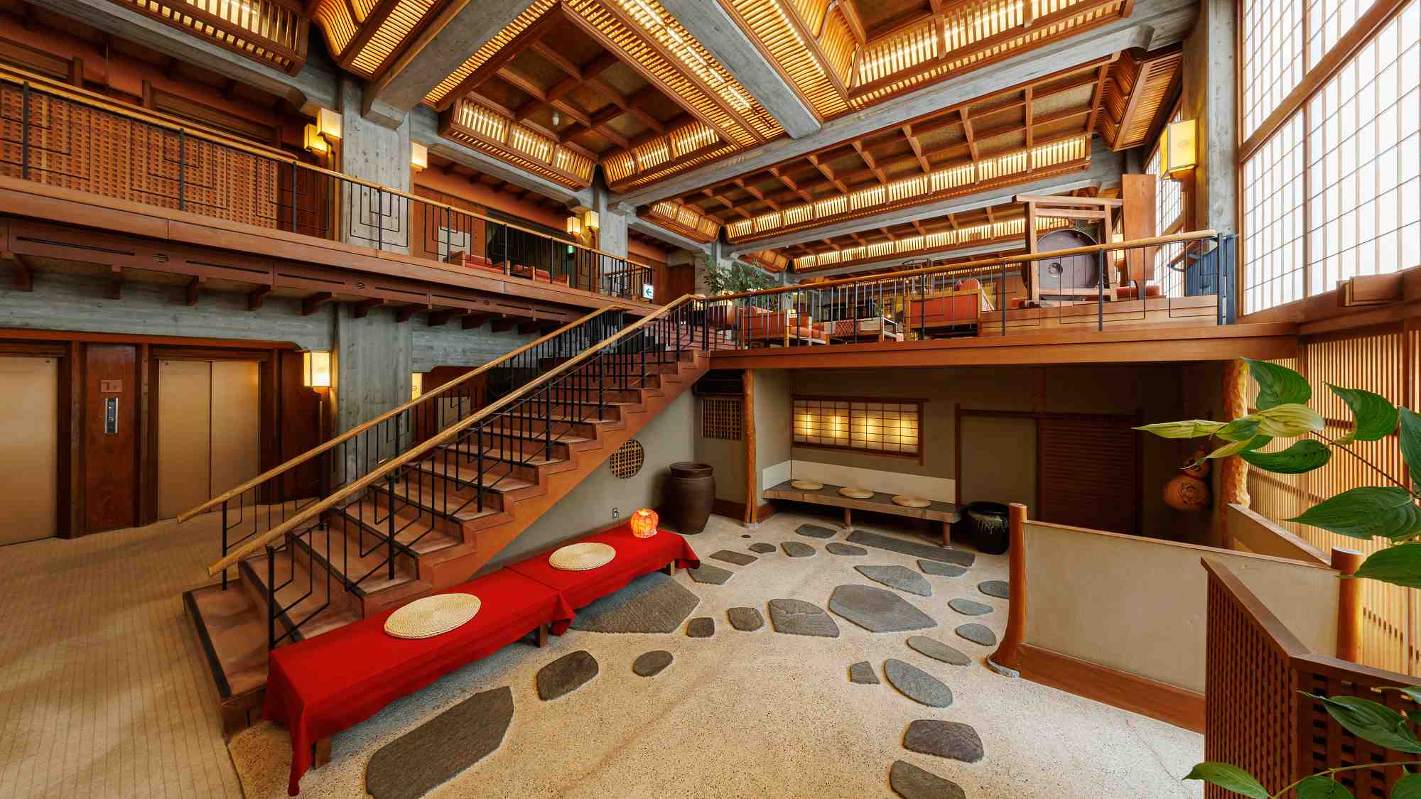 入り口から一歩足を踏み入れるとそこはモダンクラシックの世界