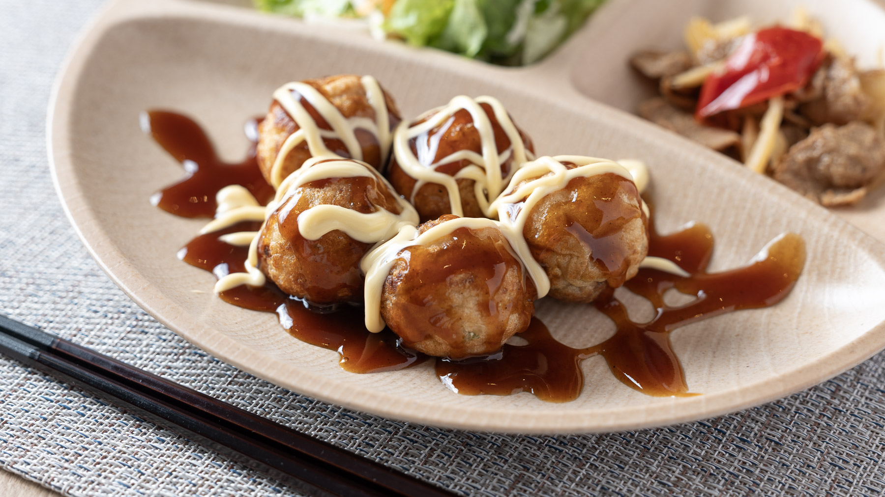 大阪名物たこ焼き！で一日の活力を♪
