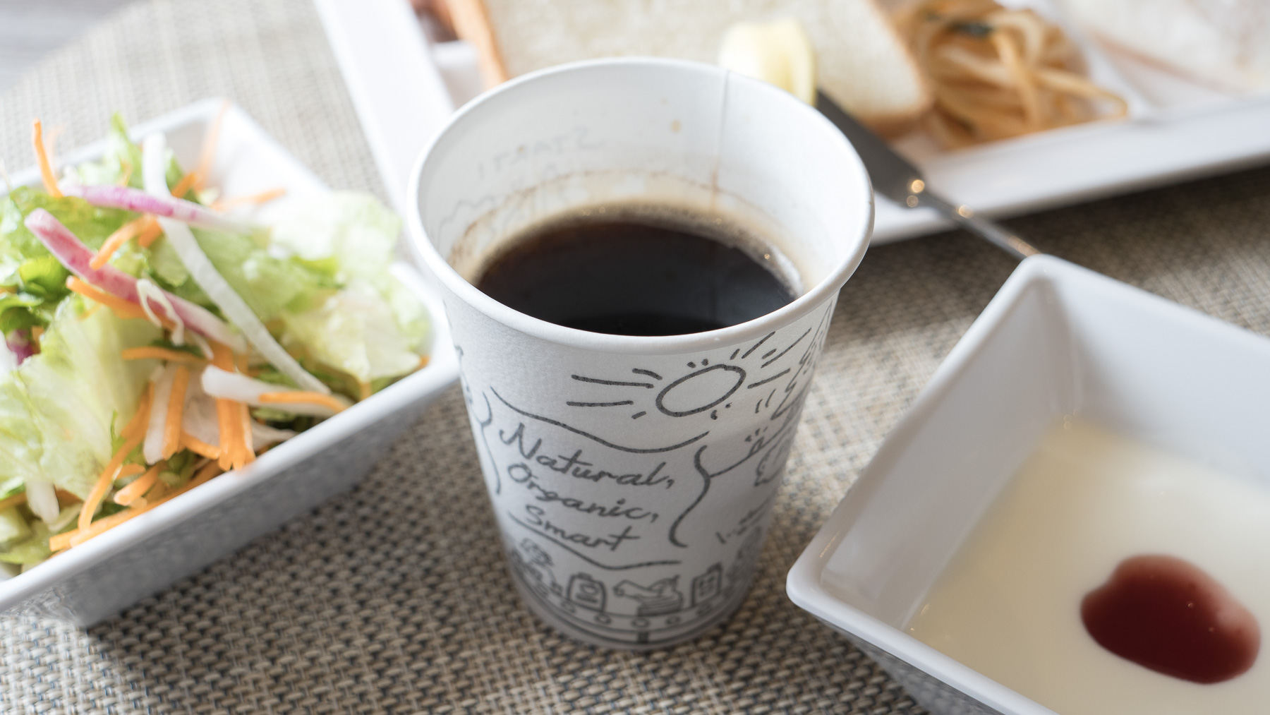 朝食の後は挽き立てコーヒーでほっと一息♪