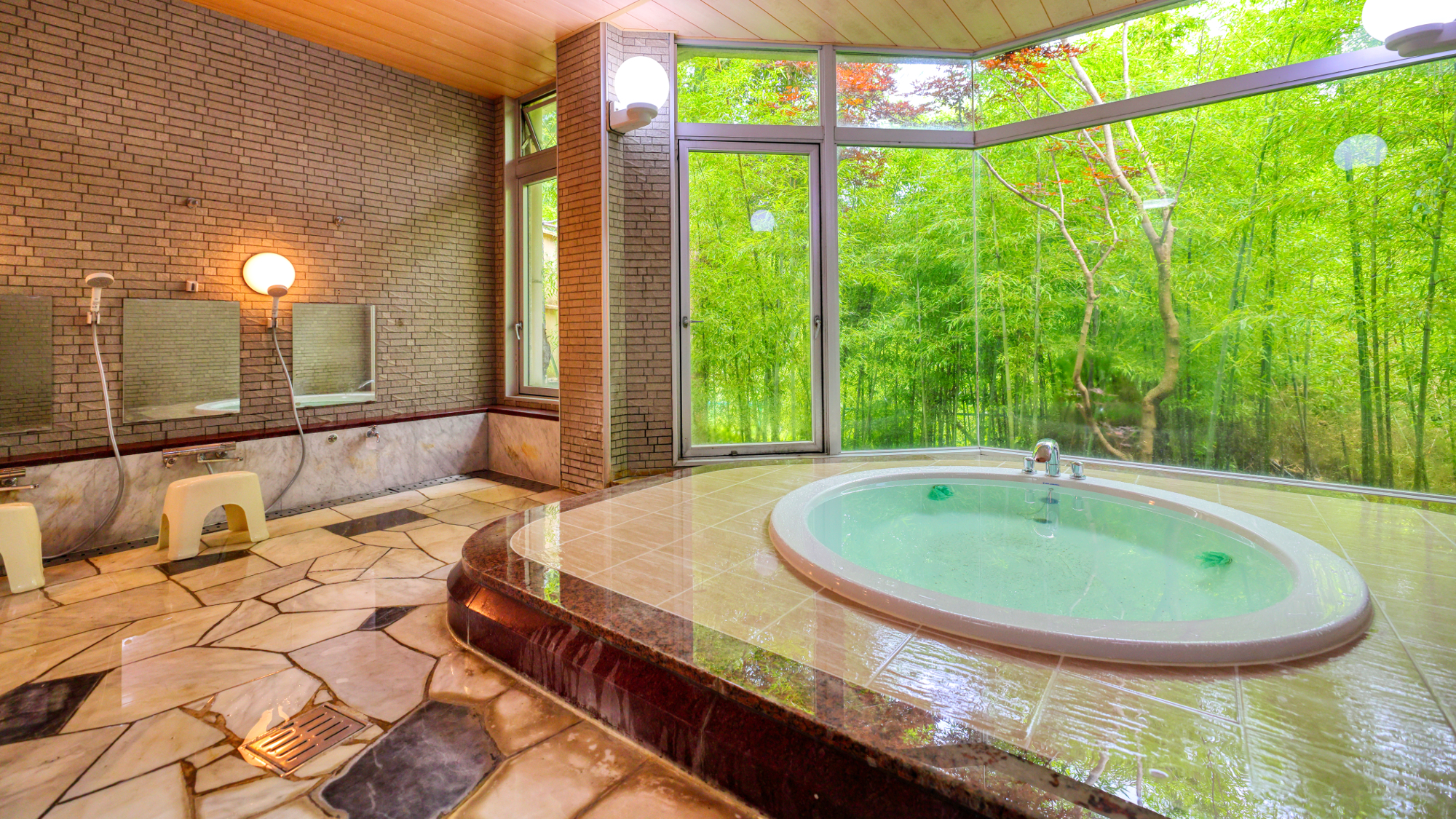 【貸切風呂一例】内風呂（ジャグジー）