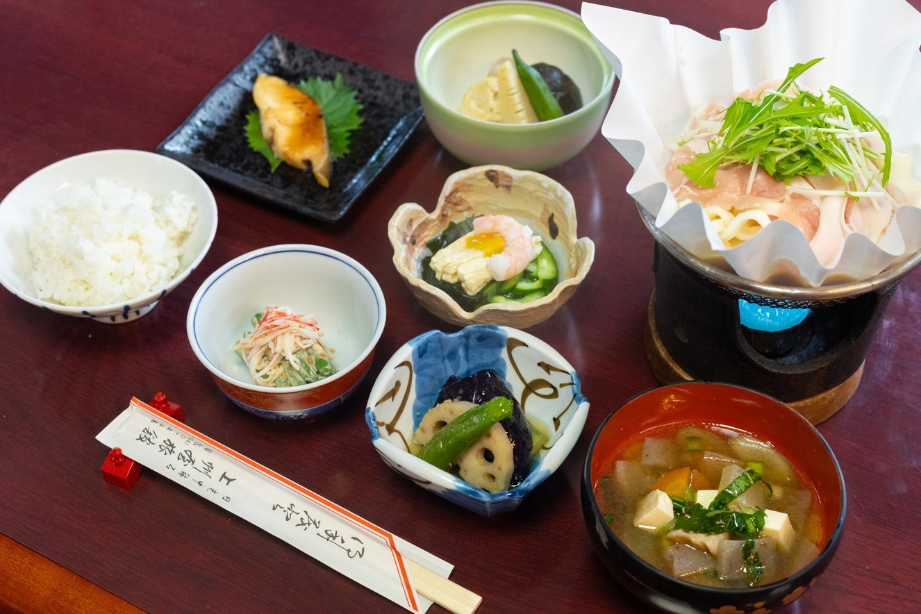 【平日限定プラン】神橋まで徒歩3分・日光東照宮まで徒歩圏内｜日光門前メイン通り沿い｜1泊2食付