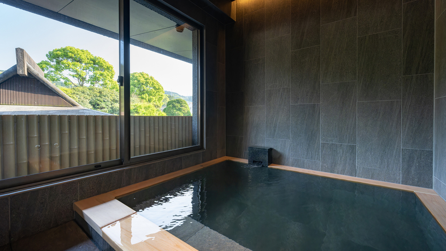 【モダン・スイート三日月-mikazuki-】特大の内風呂でゆったりとした一時を