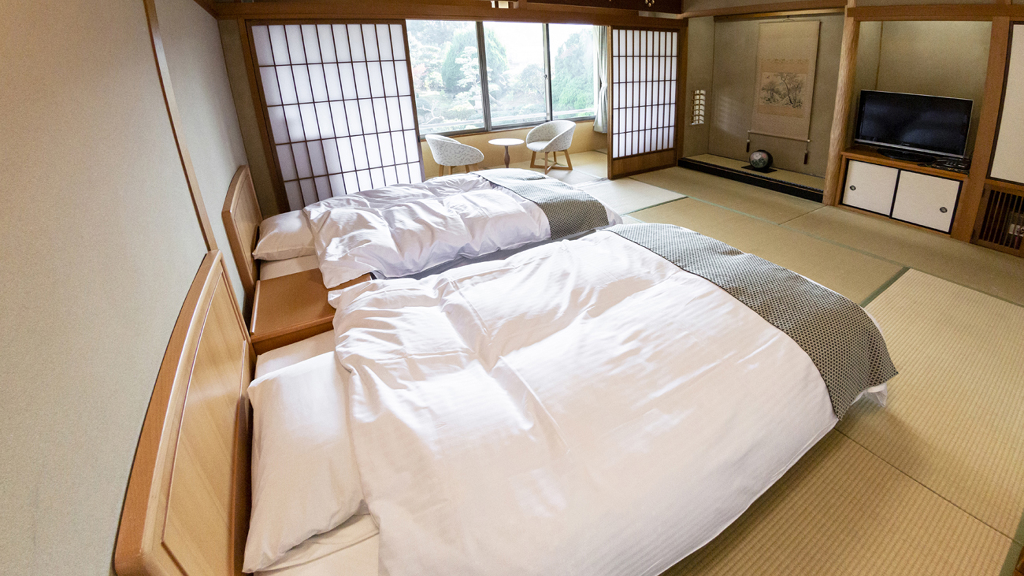 【本館／和モダン】和室にベッド2台設置したお部屋です。